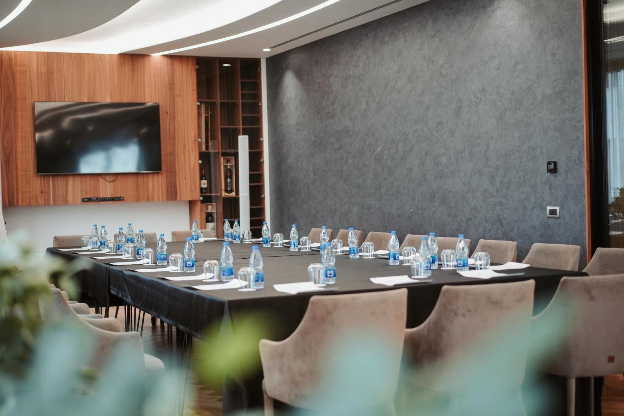 Marinaj Hotel & Spa Tirana Exterior photo